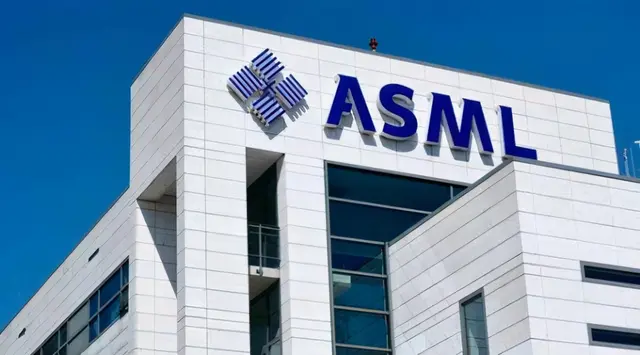 7百余台光刻机销往中国！ASML“松口”今年要赚