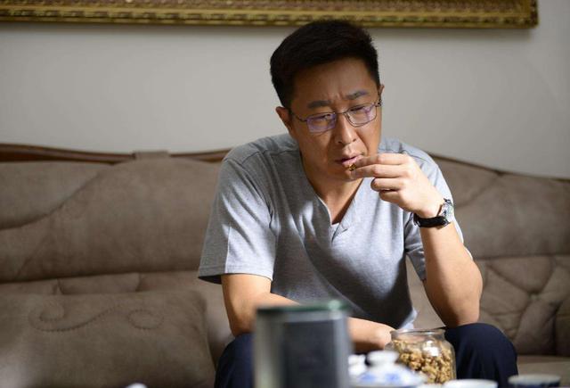 他是国家一级演员，春晚彩排时得知儿子去世消息，成为他一生的痛